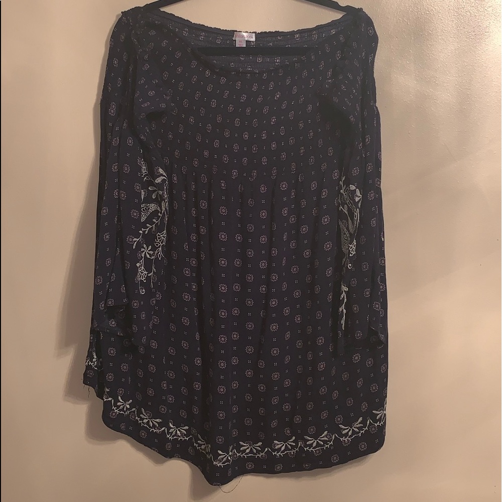 A Navy blue long sleeve no shoulder dress
